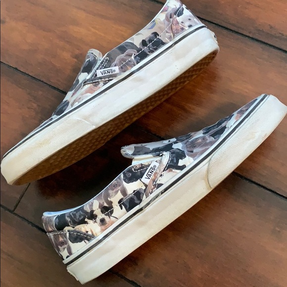 Vans x ASPCA Puppy slip ons - Picture 3 of 5